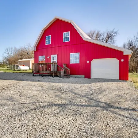 Red Barn Getaway Chillicothe Countryside Home